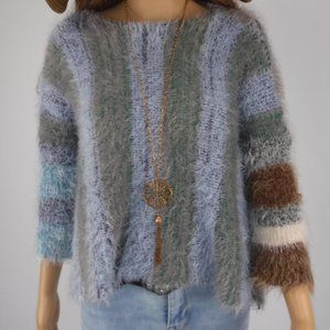 VINTAGE FUZZY JERRY HALL SWEATER.